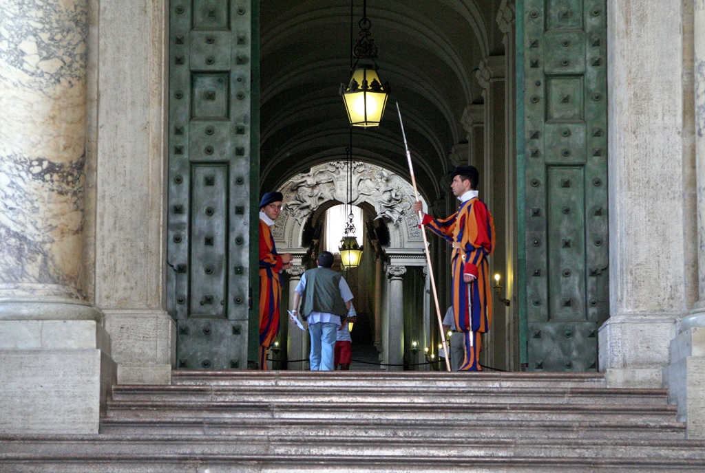 The Pope's Personal Security, The Swiss Guards